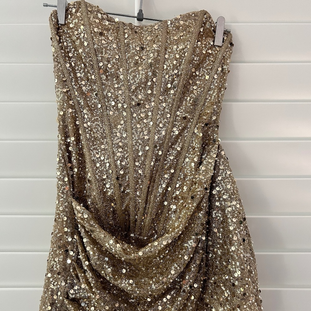 Stunning Gold Sequin Mini Dress – Size M (Fits Like S)